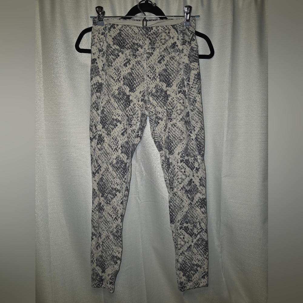 Pink Sport Leggings with Snakeskin Design